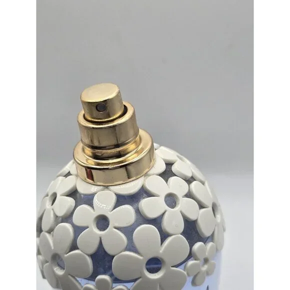 Daisy Dream Marc Jacobs Fragrance for Women- Used  100 ML Collectible Bottle - Picture 6 of 8